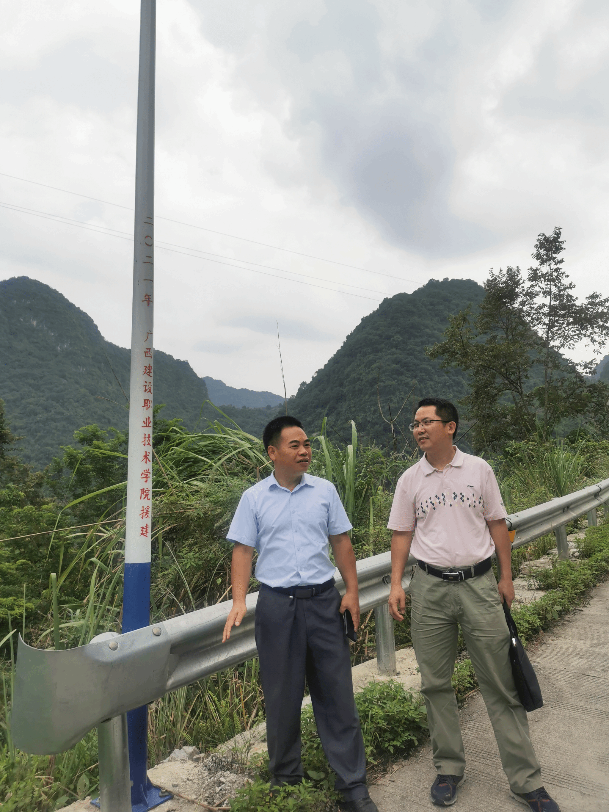 檢查組實地走訪甘灣村鄉村振興建設項目