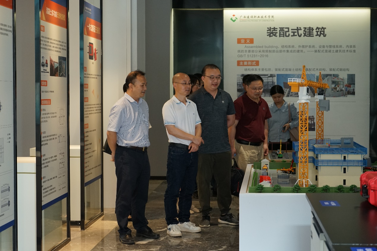 陳宜虎院長一行考察我校實(shí)訓(xùn)基地