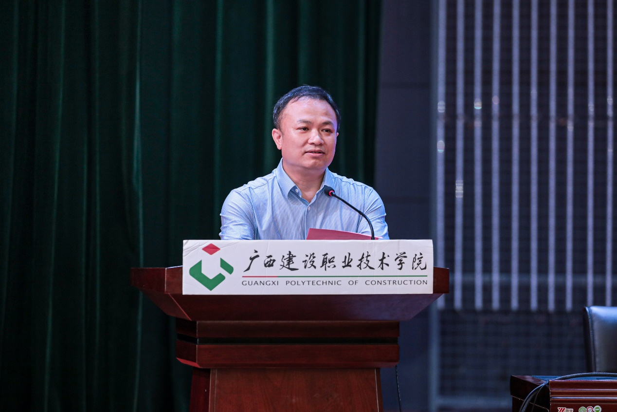 梁偉副校長(zhǎng)致辭