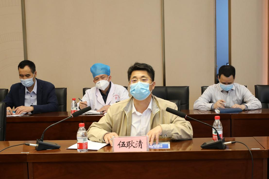 伍耿清副校長(zhǎng)在會(huì)上講話(huà)