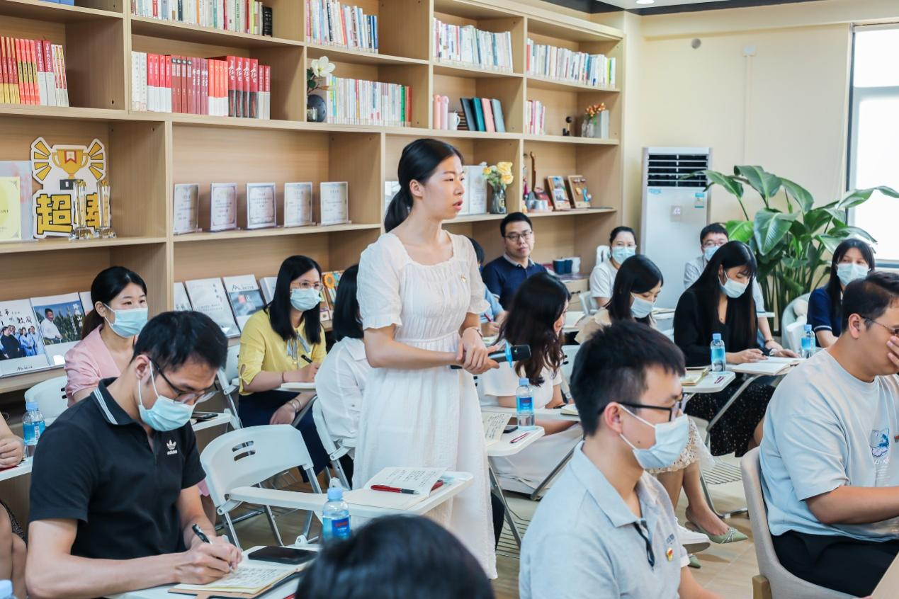 建筑與規劃學院輔導員梁升雁老師發言