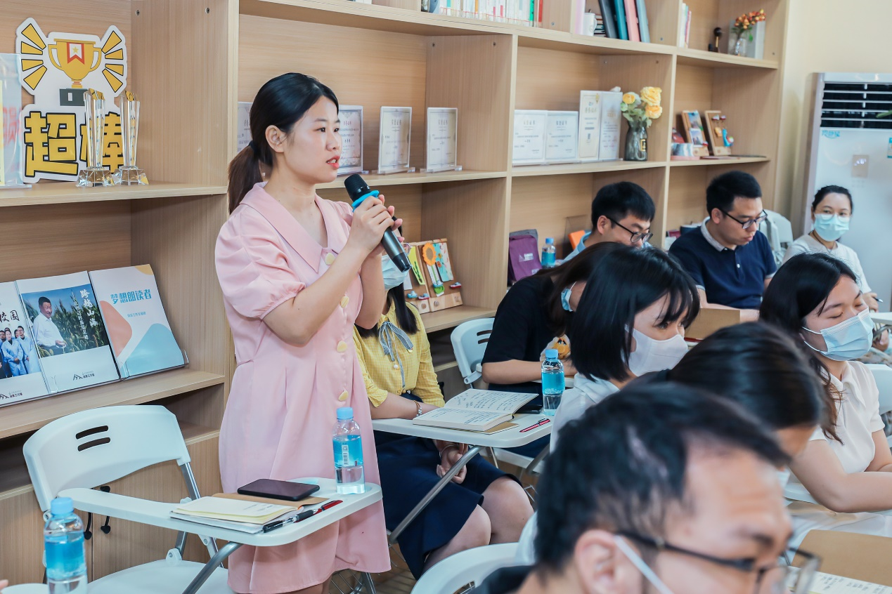 土木工程學院輔導員陳秋雨老師發言