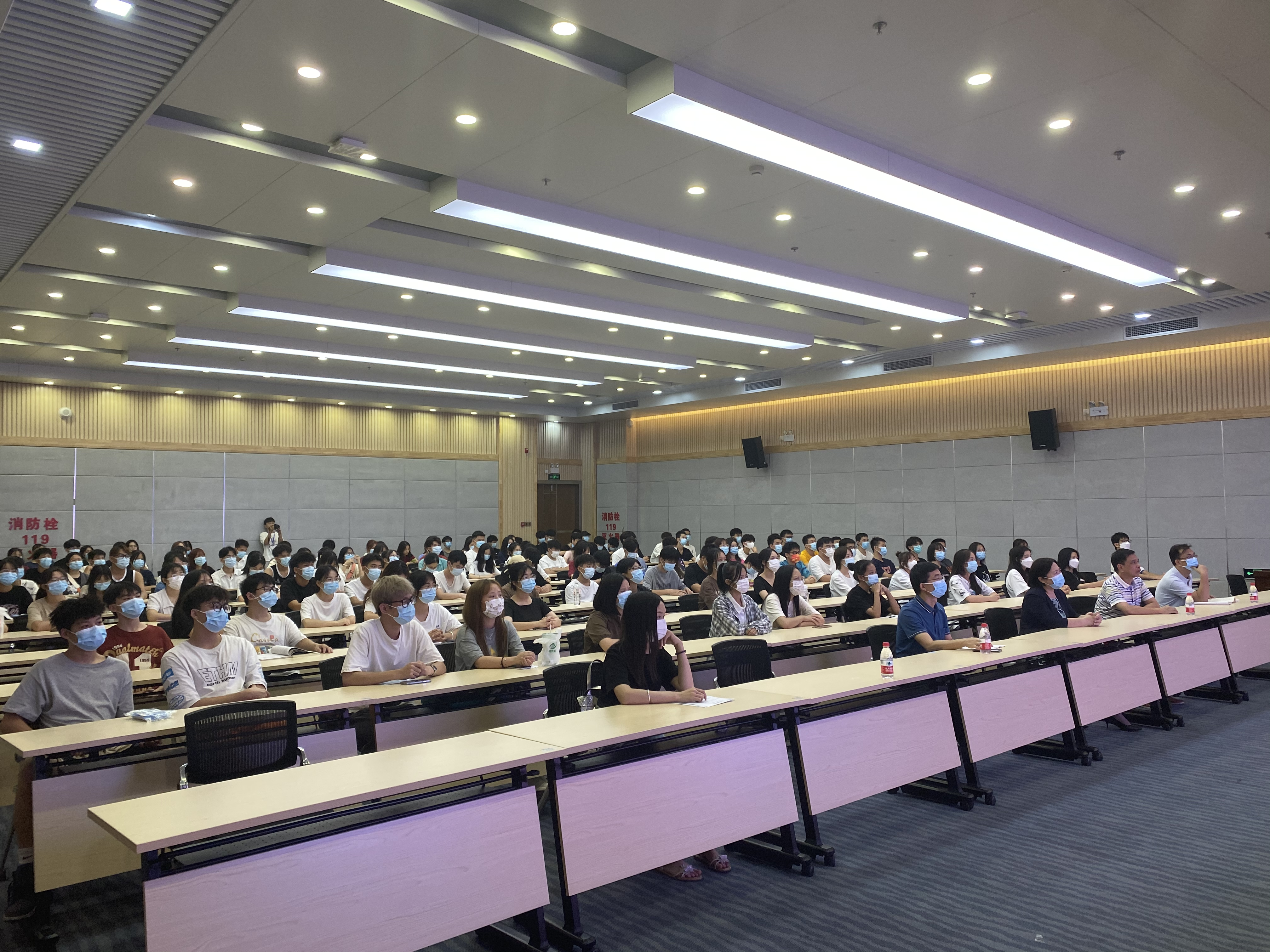 主會場收看職業(yè)院?！巴弦惶盟颊笳n”