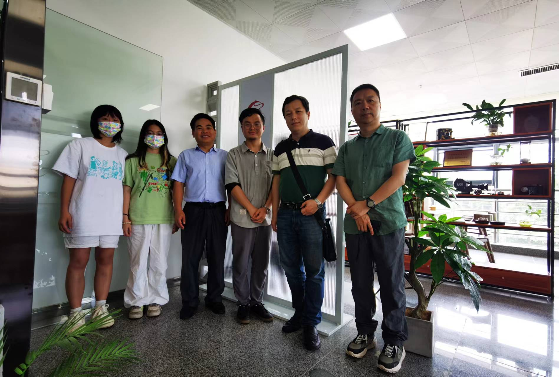 唐東升書記一行在廣西曾維沛網(wǎng)絡(luò)科技有限公司走訪調(diào)研