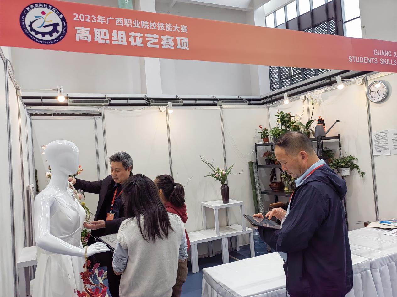 裁判們現場打分